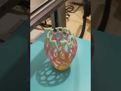 Voronoi Flow Vase